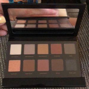 ISH 10 shade eyeshadow palette